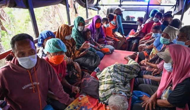 17.624 porsi makanan per hari disiapkan bagi pengungsi erupsi Lewotobi