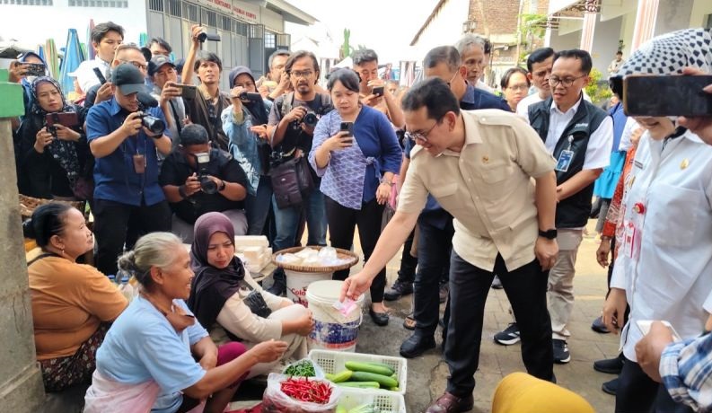 Mendag pastikan ketersediaan bahan pokok menjelang akhir tahun Mendag pastikan ketersediaan bahan pokok menjelang akhir tahun