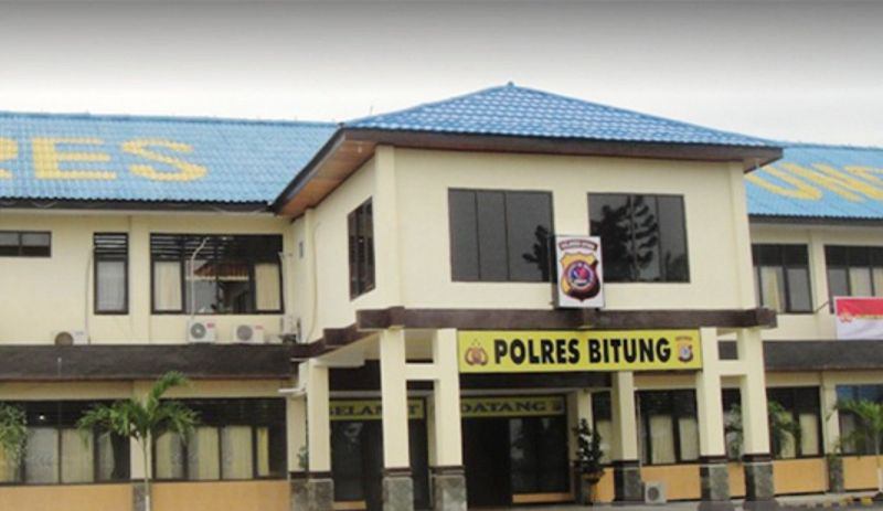Polres Bitung imbau warga seputaran silo Semen Tonasa gunakan masker Polres Bitung imbau warga seputaran silo Semen Tonasa gunakan masker