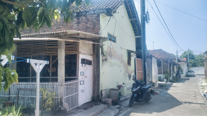 Densus 88 Anti Teror geledah rumah kontrakan terapis bekam di Desa Waru, Sukoharjo Densus 88 Anti Teror geledah rumah kontrakan terapis bekam di Desa Waru, Sukoharjo