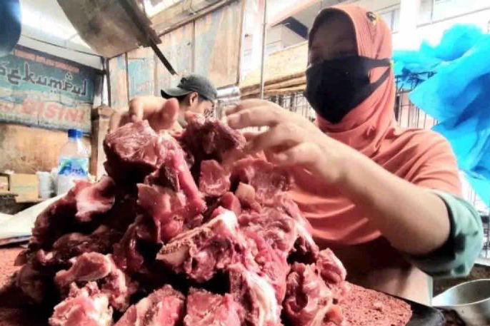 Harga daging sapi murni turun jadi Rp131.500 per kg pada Minggu Harga daging sapi murni turun jadi Rp131.500 per kg pada Minggu