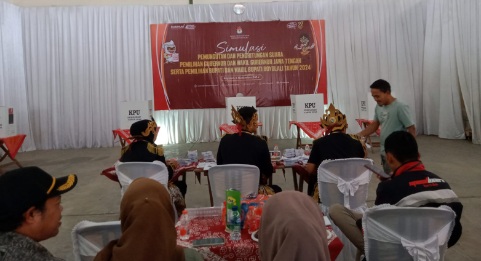 KPU Boyolali gelar simulasi di TPS dengan jumlah DPT terbanyak di lereng Merapi KPU Boyolali gelar simulasi di TPS dengan jumlah DPT terbanyak di lereng Merapi