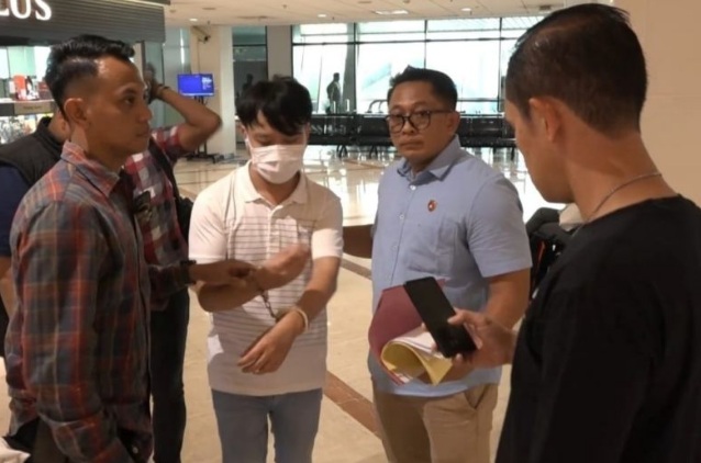 Polri tangkap pelaku pemaksa anak sujud dan menggoggong Polri tangkap pelaku pemaksa anak sujud dan menggoggong
