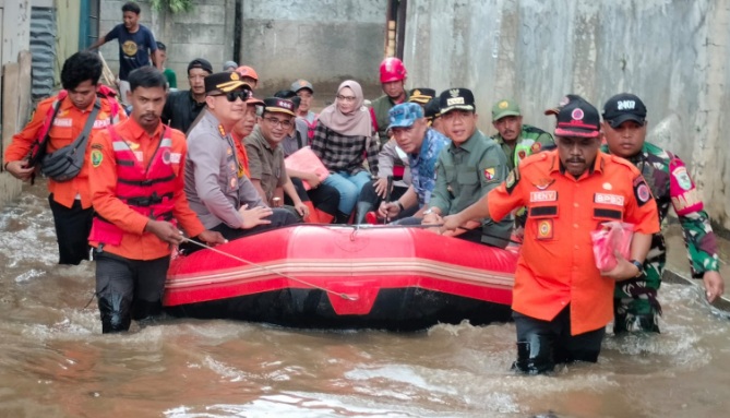 Bupati Bandung minta BBWS CItarum segera bangun lima polder di Dayeuhkolot Bupati Bandung minta BBWS CItarum segera bangun lima polder di Dayeuhkolot