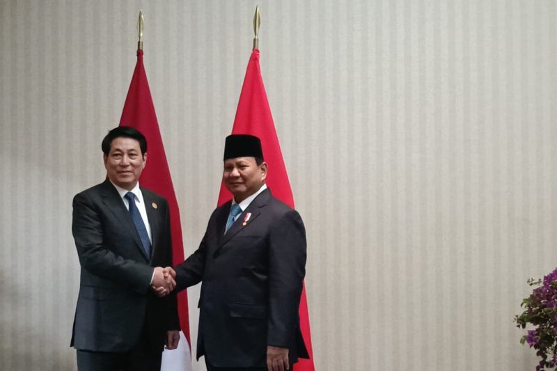 Prabowo komitmen ratifikasi ZEE dalam pertemuan bilateral Vietnam Prabowo komitmen ratifikasi ZEE dalam pertemuan bilateral Vietnam