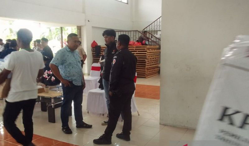 Bawaslu Ambon tindaklanjuti aksi pengumpulan KTP warga Bawaslu Ambon tindaklanjuti aksi pengumpulan KTP warga