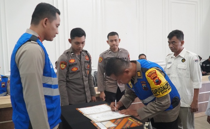 Polres Tegal gelar pengambilan sumpah Bakomsus Polri TA 2025 Polres Tegal gelar pengambilan sumpah Bakomsus Polri TA 2025