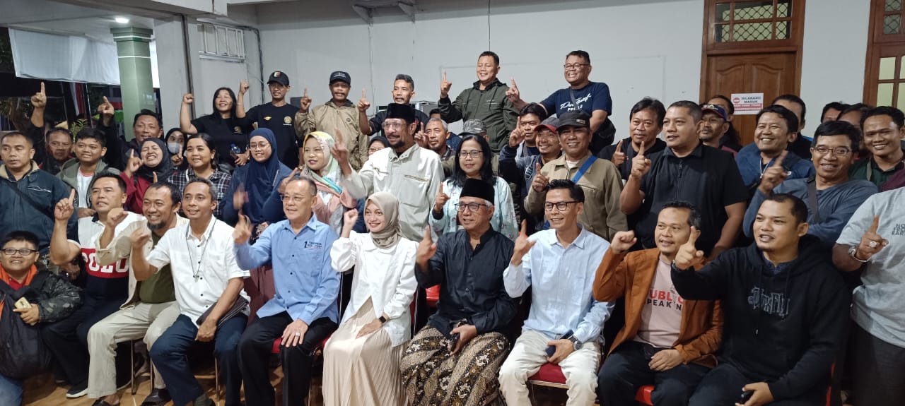 Unggul 57 persen paslon Pilwali Kota Kediri Vinanda-Gus Qowim ajak warga bersatu Unggul 57 persen paslon Pilwali Kota Kediri Vinanda-Gus Qowim ajak warga bersatu