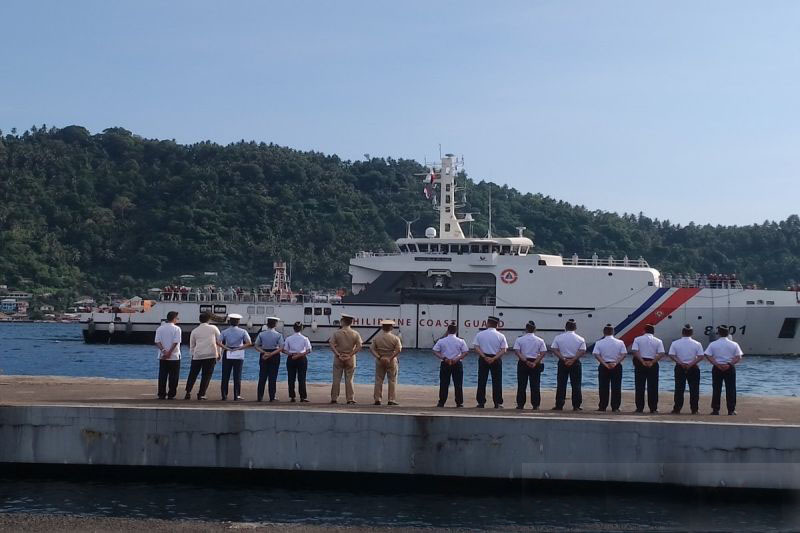 Bakamla RI sambut kedatangan kapal PCG BRP Gabriela di dermaga Bitung Bakamla RI sambut kedatangan kapal PCG BRP Gabriela di dermaga Bitung