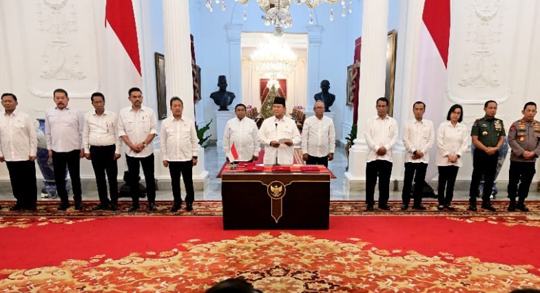 Panglima TNI hadiri penandatanganan PP Penghapusan Piutang Macet UMKM di Istana Negara Panglima TNI hadiri penandatanganan PP Penghapusan Piutang Macet UMKM di Istana Negara