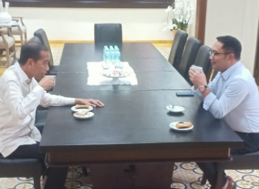 Jokowi dan Ridwan Kami diskusi perencanaan dan gagasan Jakarta ke depan Jokowi dan Ridwan Kami diskusi perencanaan dan gagasan Jakarta ke depan
