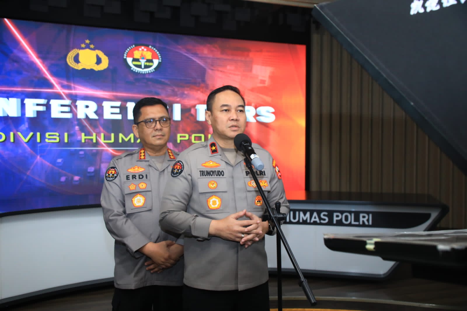 Densus 88 tangkap tiga terduga teroris Anshor Daulah Jateng Densus 88 tangkap tiga terduga teroris Anshor Daulah Jateng