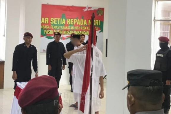 Empat napi teroris di Nusakambangan ucapkan ikrar setia pada NKRI Empat napi teroris di Nusakambangan ucapkan ikrar setia pada NKRI