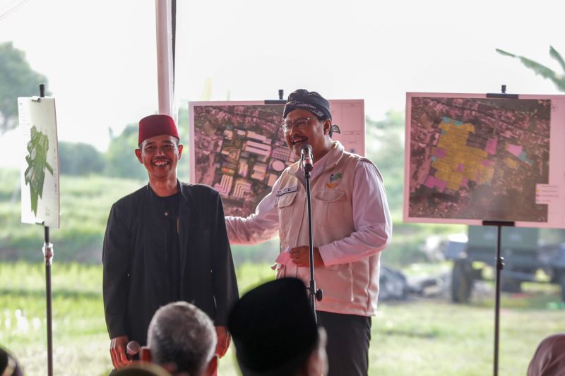 Mensos tinjau lahan pertanian untuk Kampus II Poltekesos Mensos tinjau lahan pertanian untuk Kampus II Poltekesos