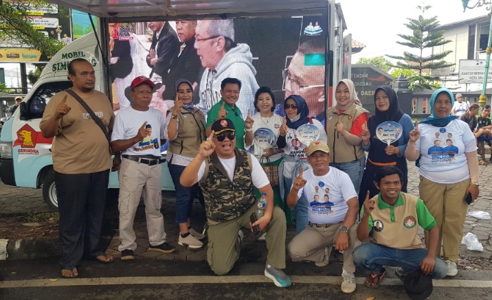 Calon Wali Kota Salatiga Robby Hernawan ajak warga minum susu gratis Calon Wali Kota Salatiga Robby Hernawan ajak warga minum susu gratis