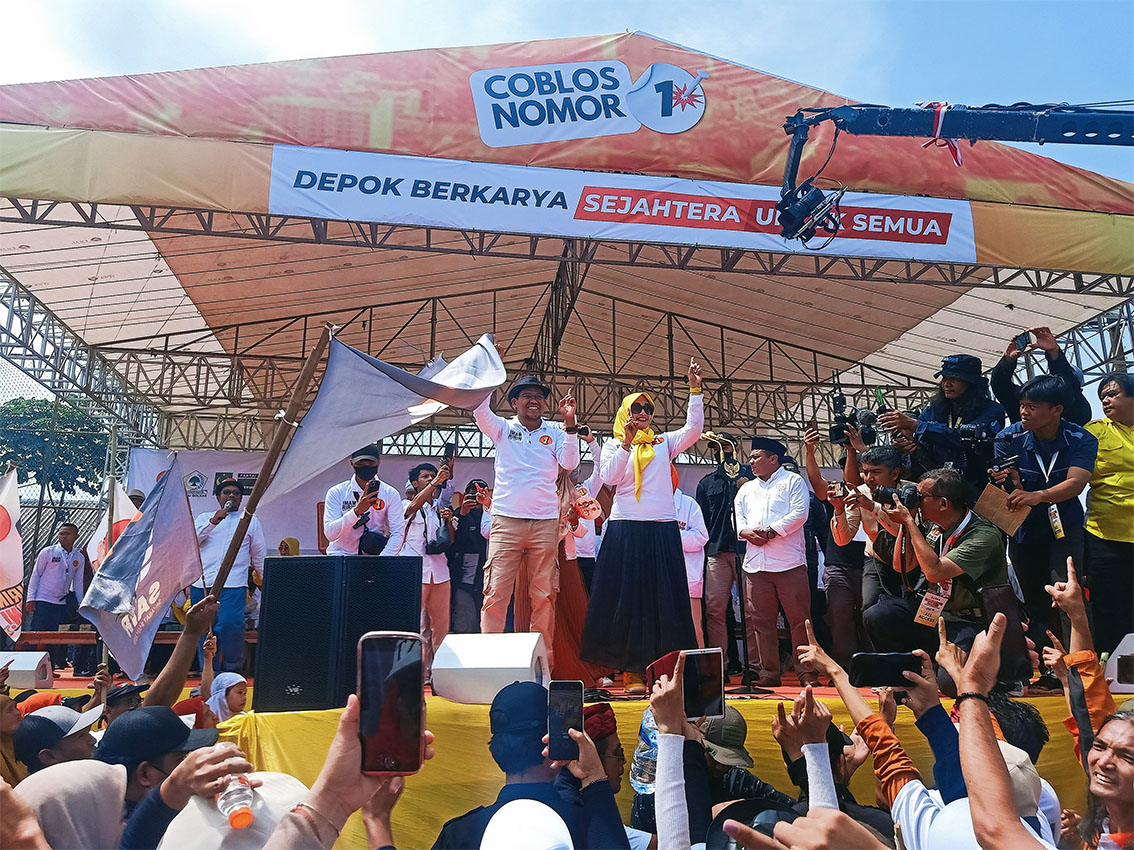 Pilkada Depok massa pendukung ke dua paslon nyaris bentrok