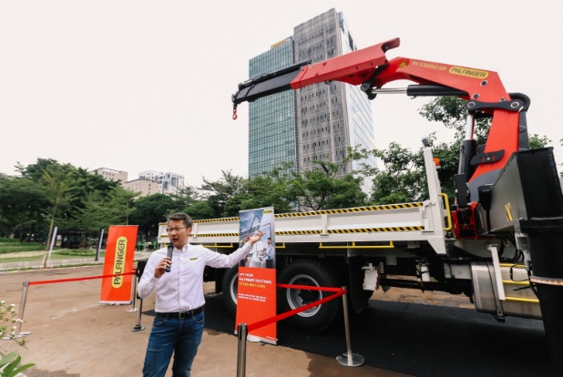 Beri solusi lifting pertambangan, SSB pamerkan mounted crane PK 53002 SH Beri solusi lifting pertambangan, SSB pamerkan mounted crane PK 53002 SH