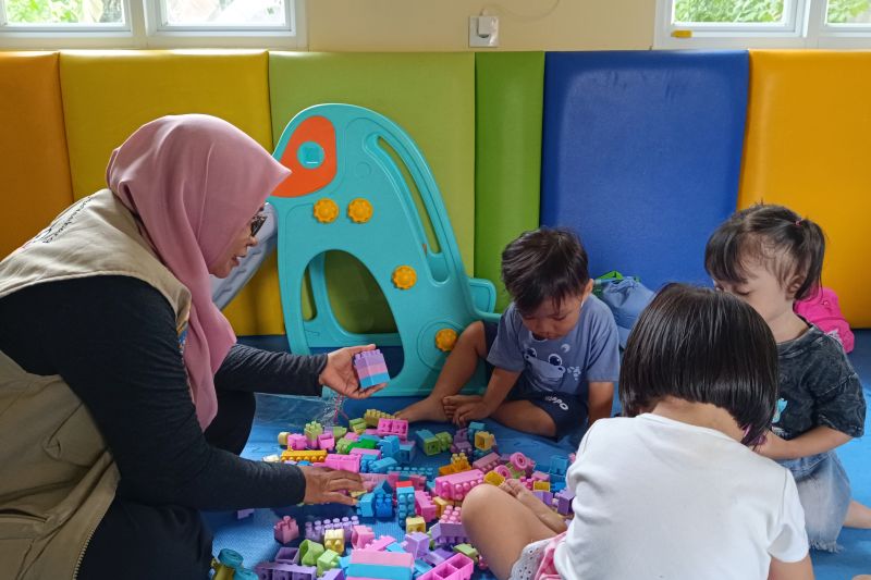 Mengoptimalkan tumbuh kembang anak dengan stimulasi yang tepat Mengoptimalkan tumbuh kembang anak dengan stimulasi yang tepat