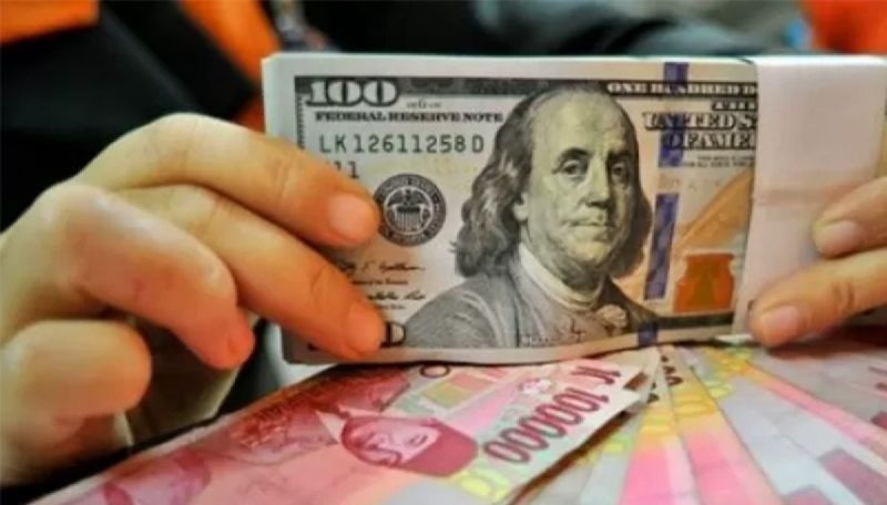 Rupiah turun di tengah data PMI AS yang solid