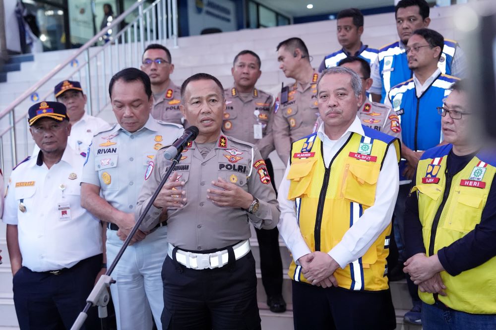 KaKorlantas cek jalur tol Trans Jawa jelang libur Nataru 2025 KaKorlantas cek jalur tol Trans Jawa jelang libur Nataru 2025