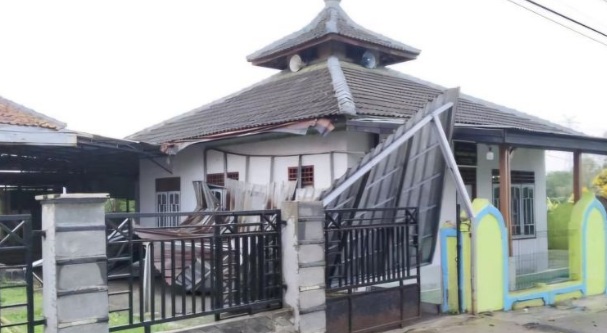 Tidak ada korban jiwa dalam angin kencang di Kabupaten Bekasi Tidak ada korban jiwa dalam angin kencang di Kabupaten Bekasi