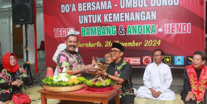 PDIP gelar doa bersama untuk kemenangan pasangan Teguh-Bambang dan Andika-Hendi PDIP gelar doa bersama untuk kemenangan pasangan Teguh-Bambang dan Andika-Hendi