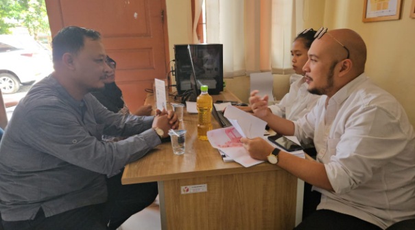 Dugaan money politic, paslon 03 & istri cawali Yogyakarta Singgih Raharjo dilaporkan ke Bawaslu Dugaan money politic, paslon 03 & istri cawali Yogyakarta Singgih Raharjo dilaporkan ke Bawaslu