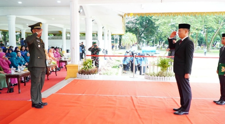 Sekda Langkat ajak masyarakat teladani sikap kepahlawanan dan kesetiakawanan Sekda Langkat ajak masyarakat teladani sikap kepahlawanan dan kesetiakawanan