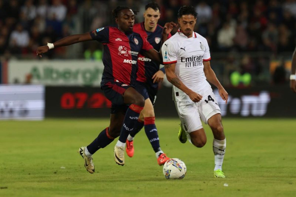 AC Milan ditahan imbang 3-3 oleh Cagliari AC Milan ditahan imbang 3-3 oleh Cagliari