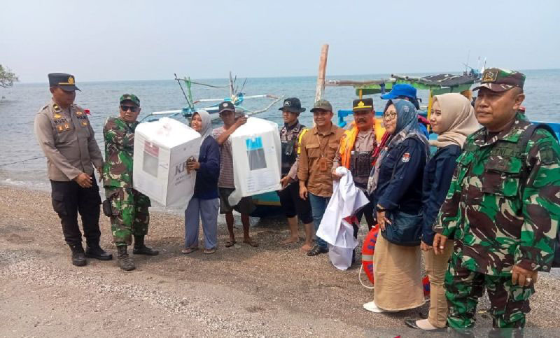 KPU Situbondo distribusi logistik lebih awal ke TPS akses sulit KPU Situbondo distribusi logistik lebih awal ke TPS akses sulit