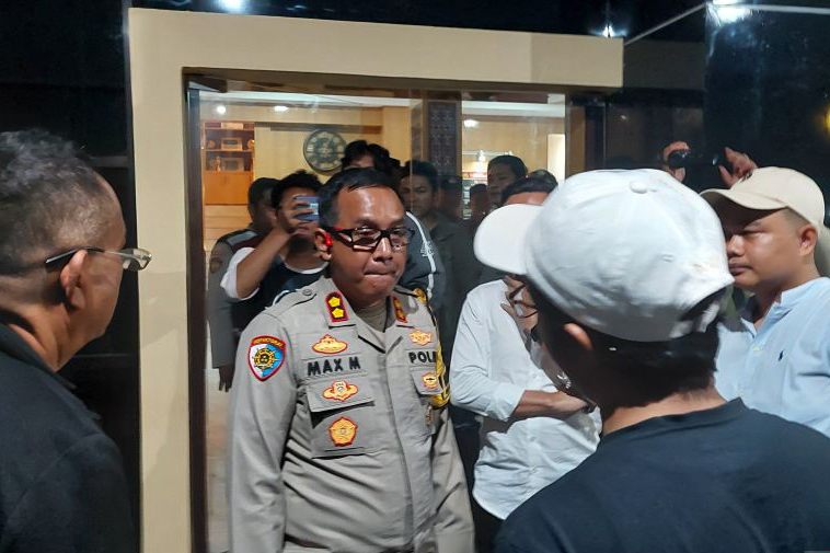 Tim hukum pertanyakan pemeriksaan KPK terhadap gubernur petahana Tim hukum pertanyakan pemeriksaan KPK terhadap gubernur petahana
