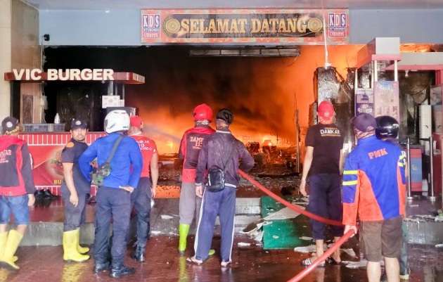 Kebakaran KDS Situbondo dapat dipadamkan setelah 24 jam Kebakaran KDS Situbondo dapat dipadamkan setelah 24 jam