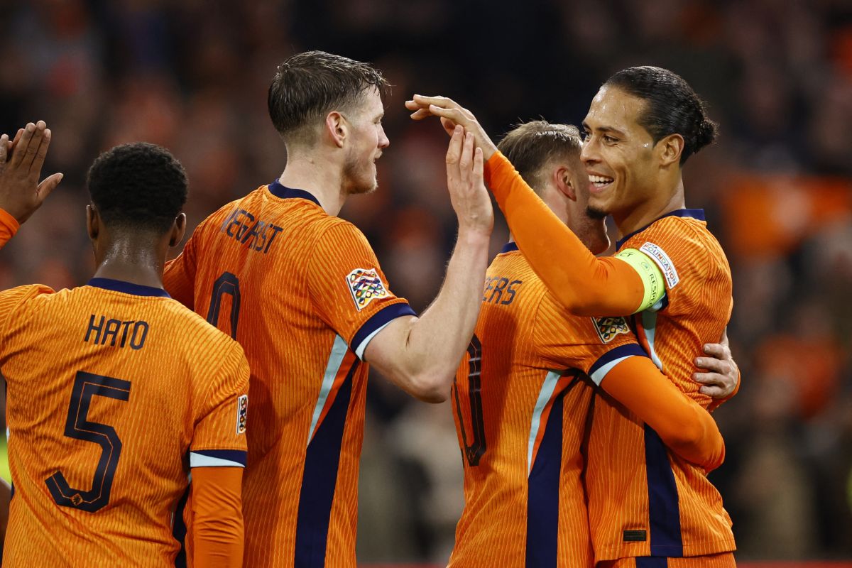 Belanda dipastikan lolos ke perempat final setelah hajar Hongaria 4-0 Belanda dipastikan lolos ke perempat final setelah hajar Hongaria 4-0