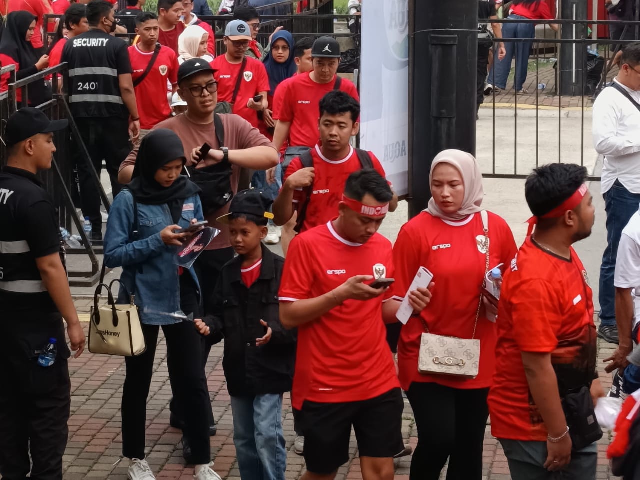 Peraturan dan tips menonton Timnas Indonesia di Stadion GBK