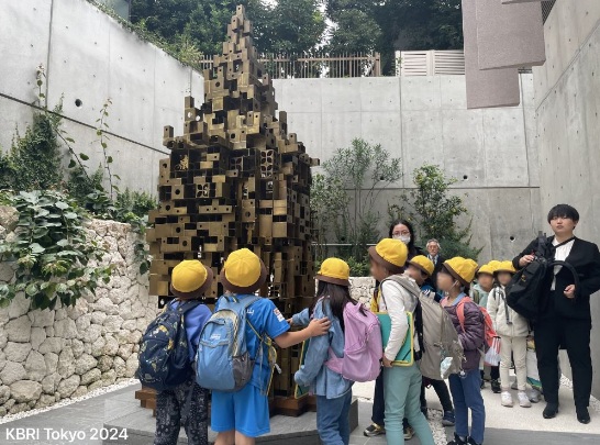 Ratusan siswa SD Daisan Hino Jepang belajar lebih dekat tentang Indonesia Ratusan siswa SD Daisan Hino Jepang belajar lebih dekat tentang Indonesia