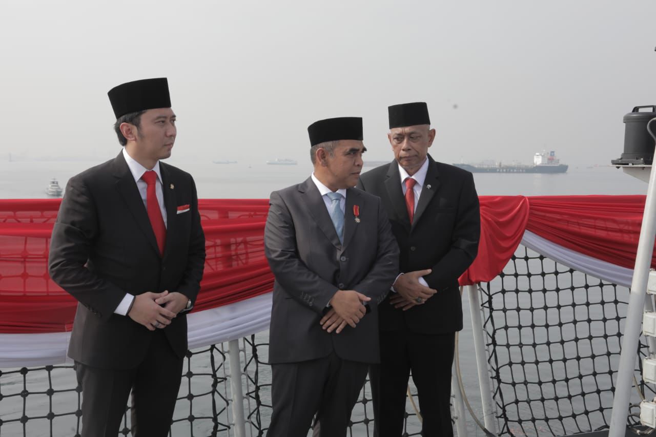 Kemensos lakukan tabur bunga di Perairan Teluk Jakarta Kemensos lakukan tabur bunga di Perairan Teluk Jakarta