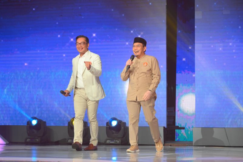RIDO akan berduet dengan Rhoma Irama saat kampanye akbar RIDO akan berduet dengan Rhoma Irama saat kampanye akbar