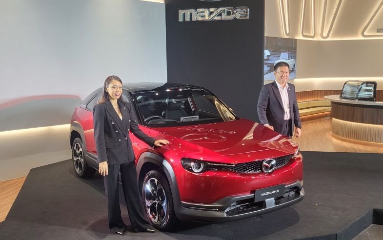 Mazda luncurkan mobil listrik pertamanya MX-30, harga Rp860 juta