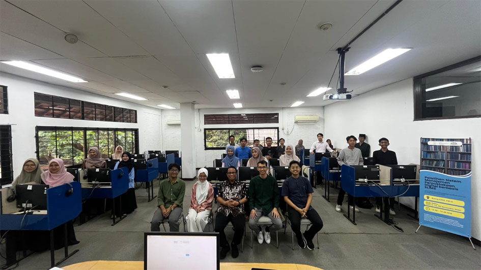 Meningkatkan literasi santri dengan pelatihan SLiMS di Pesantren Al Hikam, Depok