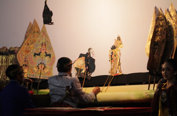 Pemkot Salatiga apresiasi UKSW lestarikan budaya dengan pagelaran wayang kulit Pemkot Salatiga apresiasi UKSW lestarikan budaya dengan pagelaran wayang kulit