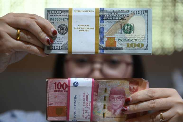Rupiah Rabu menguat 17 poin menjadi Rp15.765 per dolar AS Rupiah Rabu menguat 17 poin menjadi Rp15.765 per dolar AS
