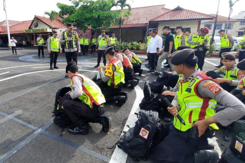 Polres Tasikmalaya siapkan 358 personel pengamanan TPS Pilkada 2024 Polres Tasikmalaya siapkan 358 personel pengamanan TPS Pilkada 2024