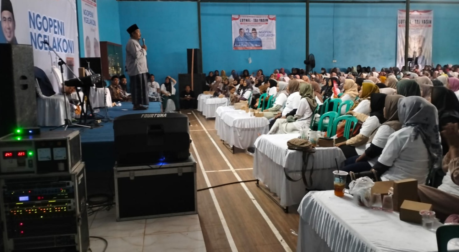 Ribuan relawan di Pekalongan deklarasi dulung Luthfi - Yasin Ribuan relawan di Pekalongan deklarasi dulung Luthfi - Yasin