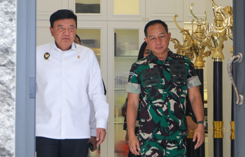 Panglima TNI dampingi Menkopolkam monitoring Pilkada Serentak 2024 Panglima TNI dampingi Menkopolkam monitoring Pilkada Serentak 2024