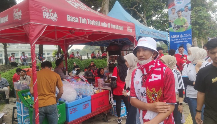 UMKM di sekitar Gelora Bung Karno bersiap sambut pertandingan Indonesia vs Jepang