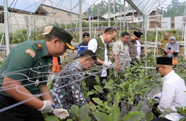 Menkop: Hasil pertanian Kopontren Al-Ittifaq bisa dukung program MBG Menkop: Hasil pertanian Kopontren Al-Ittifaq bisa dukung program MBG