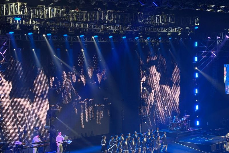 Afgan hingga Anggun tampil meriahkan konser tunggal Isyana Sarasvati Afgan hingga Anggun tampil meriahkan konser tunggal Isyana Sarasvati