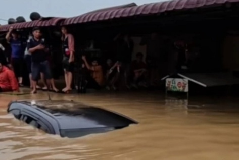 Kecamatan Patumbak selesaikan pemungutan suara meski air hampir setinggi rumah Kecamatan Patumbak selesaikan pemungutan suara meski air hampir setinggi rumah