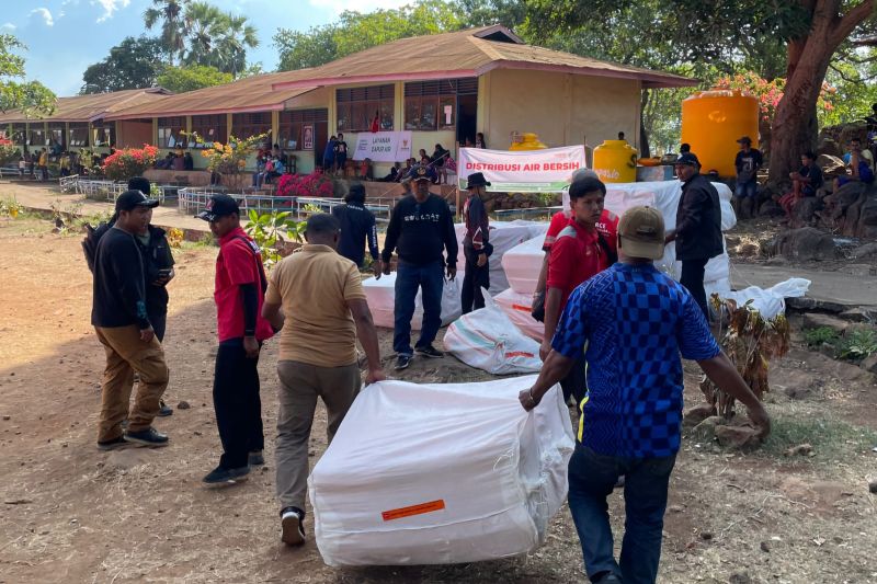 Kemensos: Bantuan tahap 3 korban Gunung Lewotobi tiba di Larantuka Kemensos: Bantuan tahap 3 korban Gunung Lewotobi tiba di Larantuka