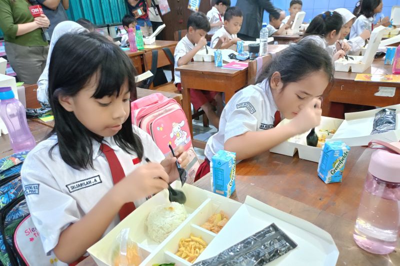 Jakpus nilai makan bergizi gratis efektif tingkatkan asupan gizi siswa Jakpus nilai makan bergizi gratis efektif tingkatkan asupan gizi siswa